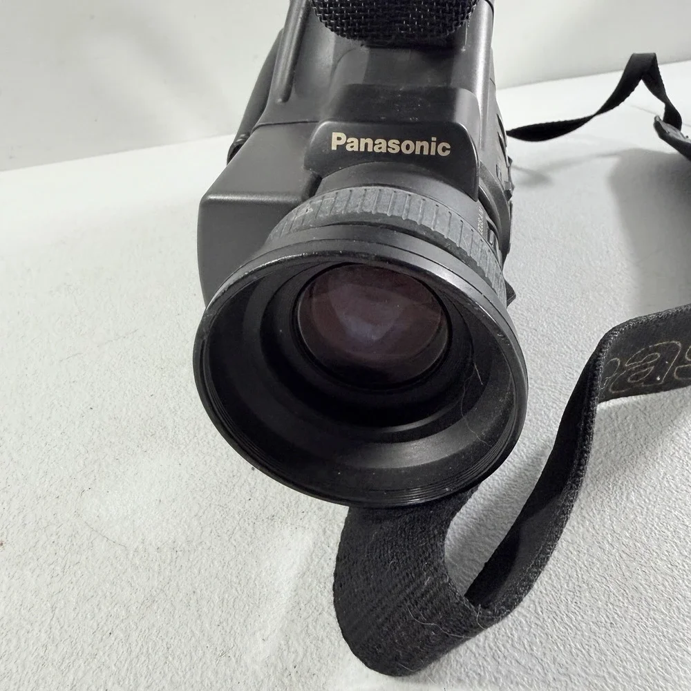 Panasonic‎ PV-S372D OmniMovie Super S-VHS VHSC Camcorder Video Camera UNTESTED